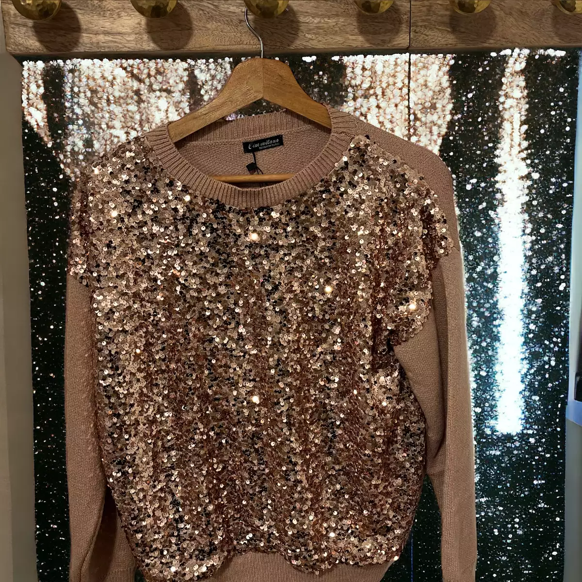 pull sequin camel