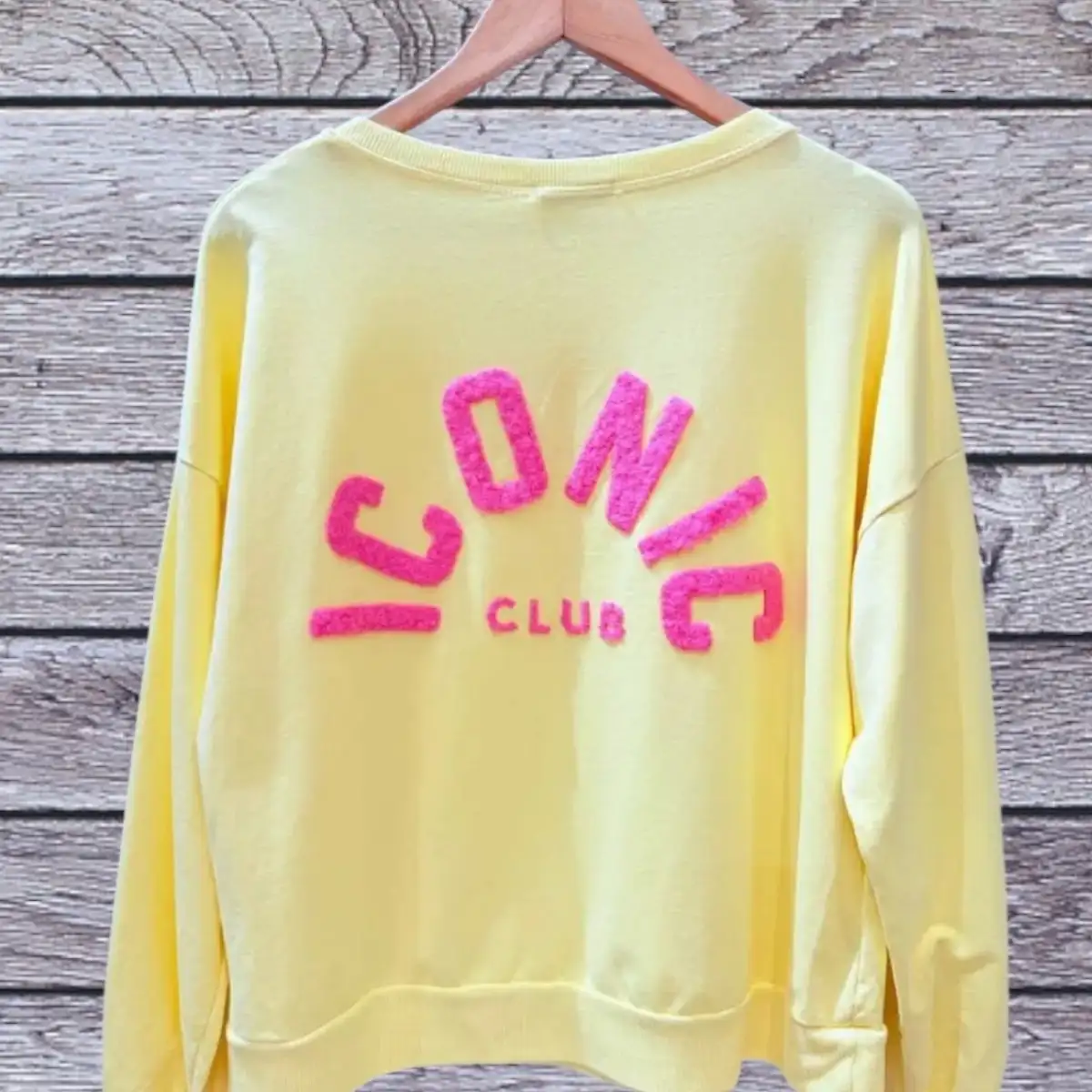 #873 Sweat ICONIC CLUB Jaune