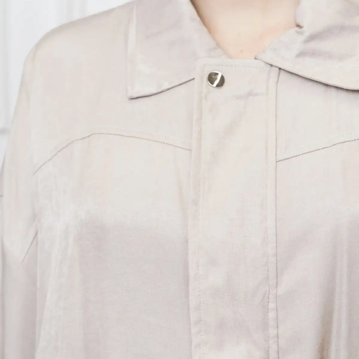 #899 veste style bombers large satiné (beige)