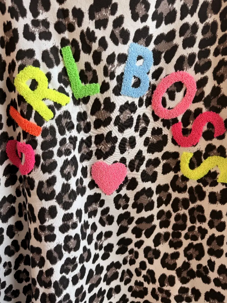 #879 Sweat GIRL BOSS Léop