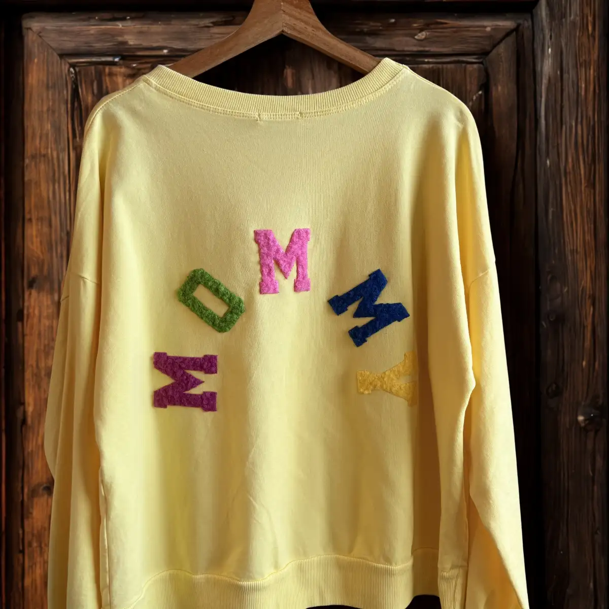 #876 Sweat MOMMY Jaune