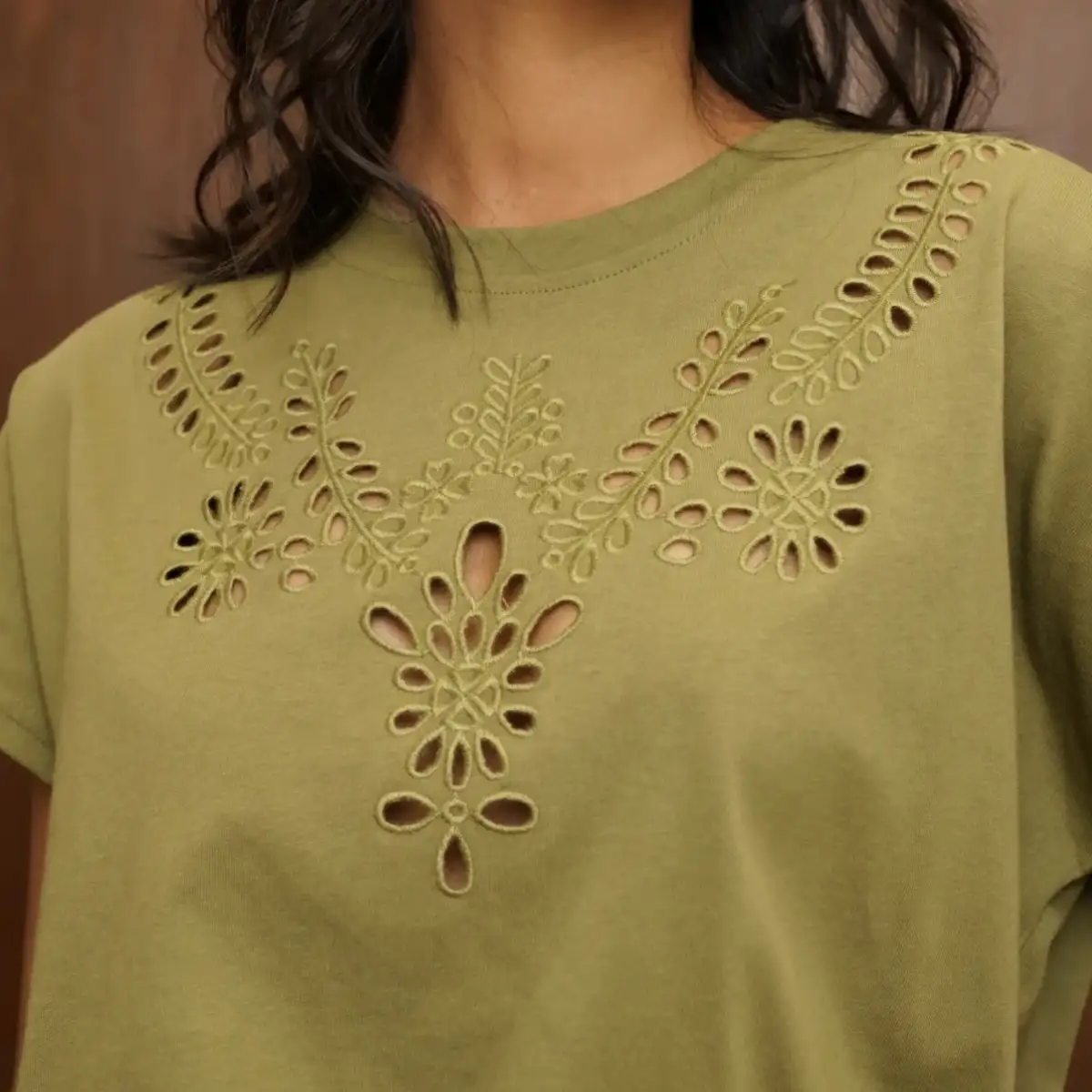 #987 T-shirt Samira