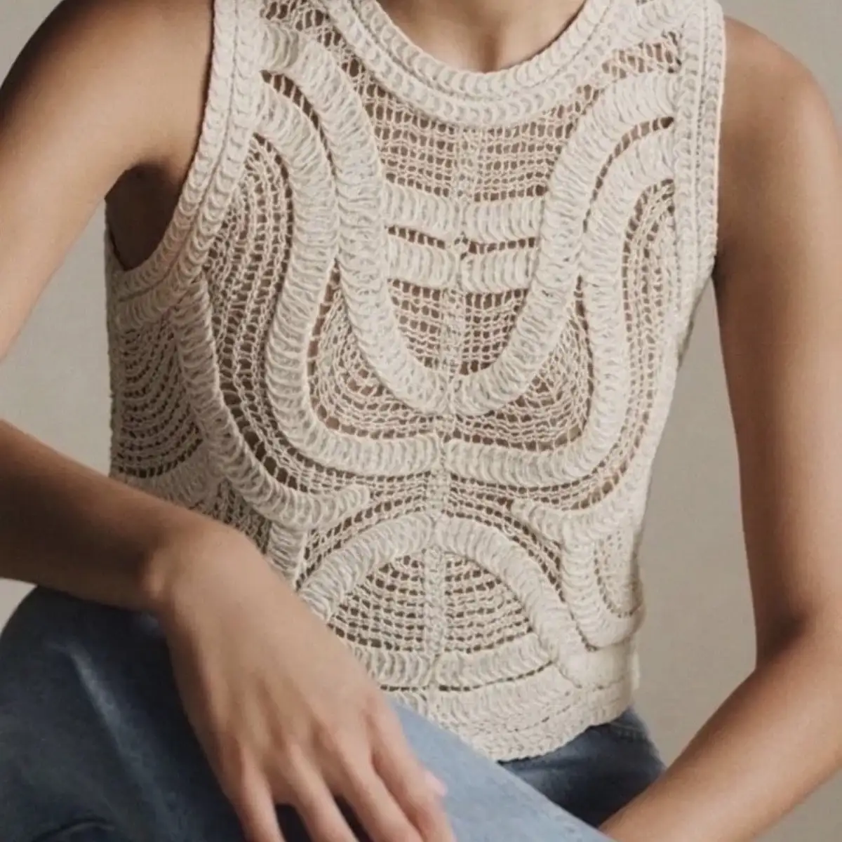 #012 top crochet beige