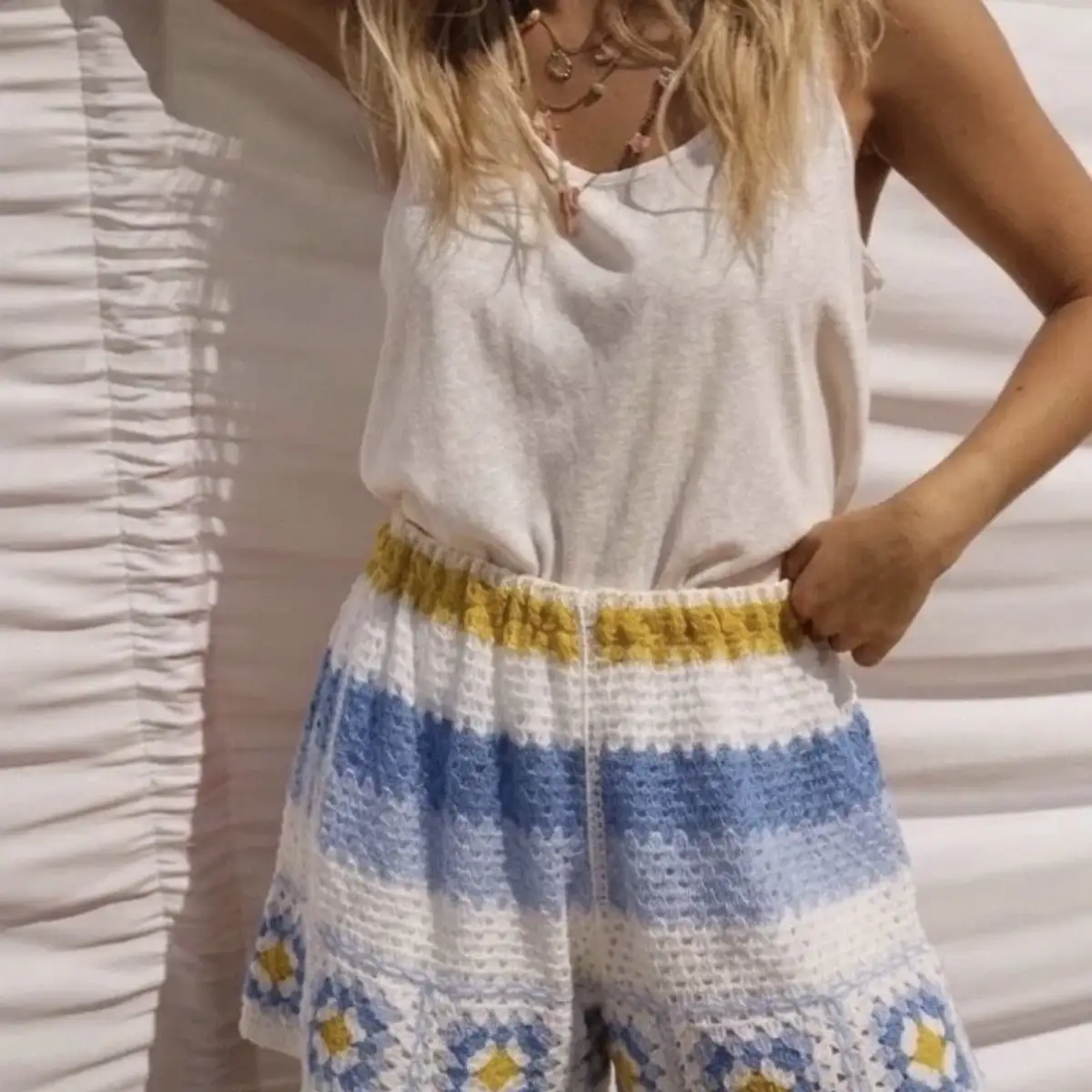 #015 short crochet bleu